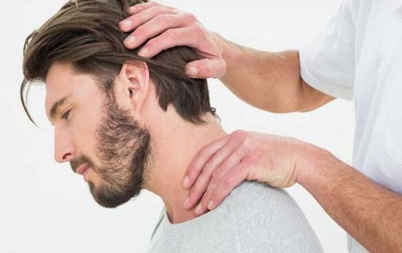 Мануалната терапия може да облекчи симптомите на остеохондрозата на шията